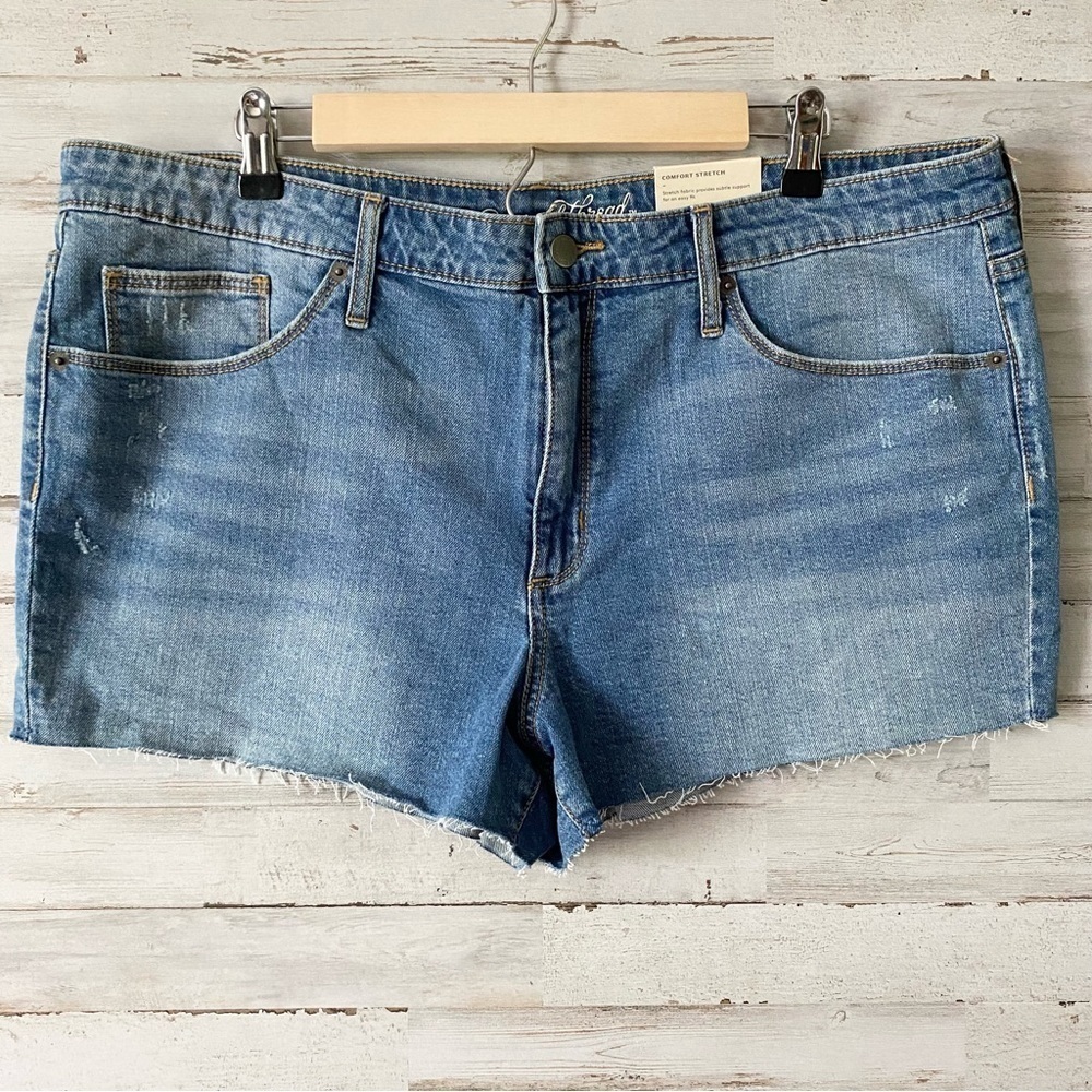 NWT Universal Thread High Rise Shorts Size 18 / 34 waist